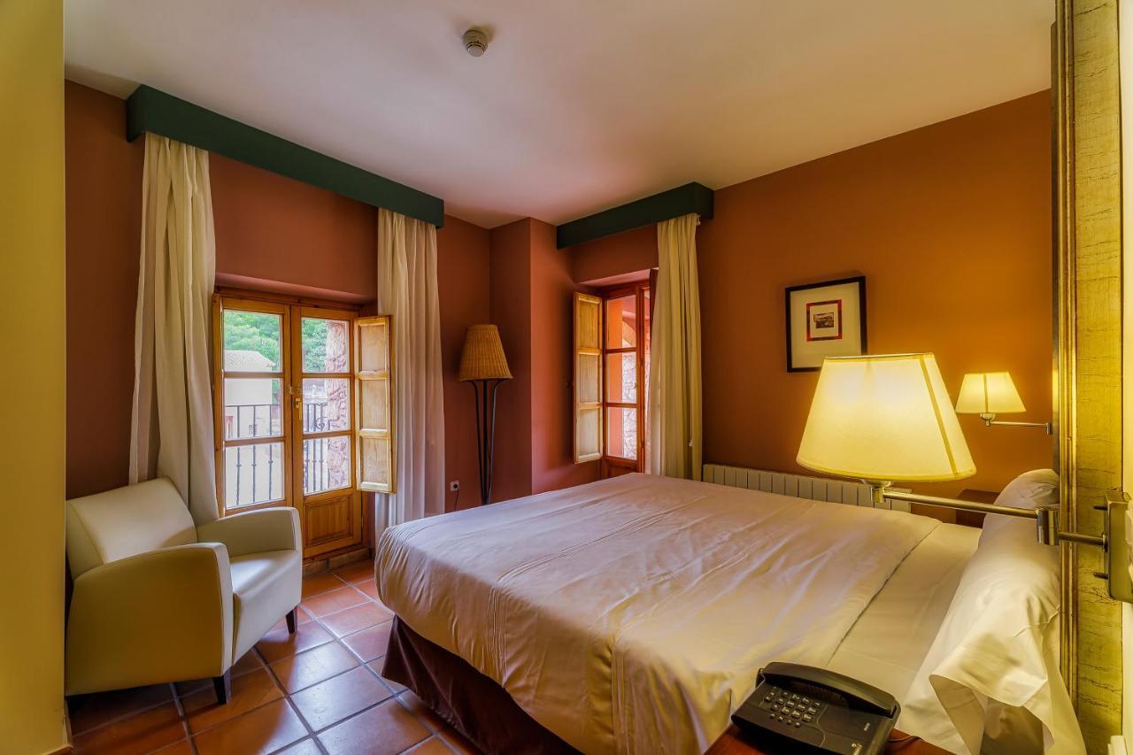 Hotel Jardines De La Santa